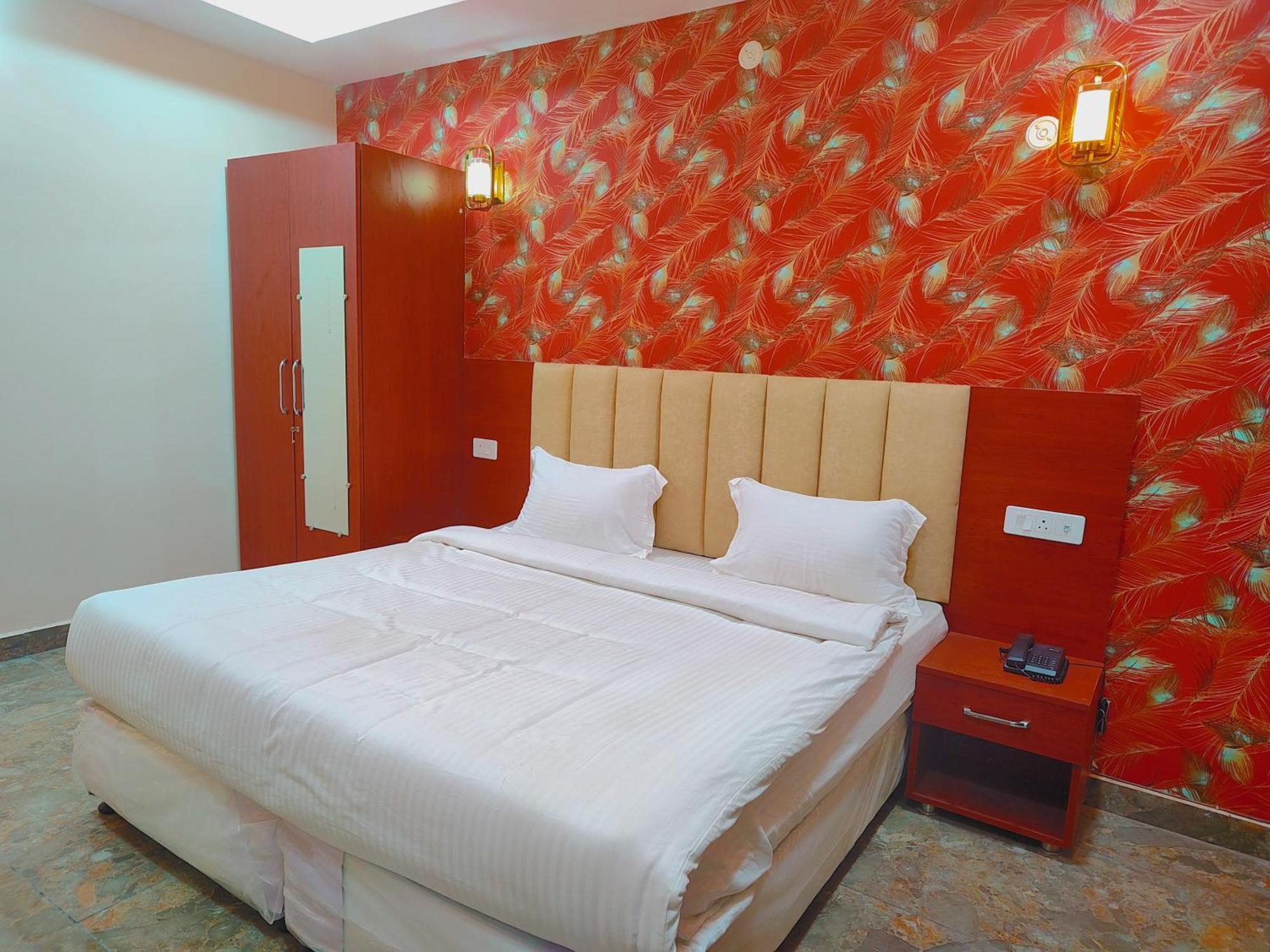 Awadh Samrat Resort Ayodhya ภายนอก รูปภาพ