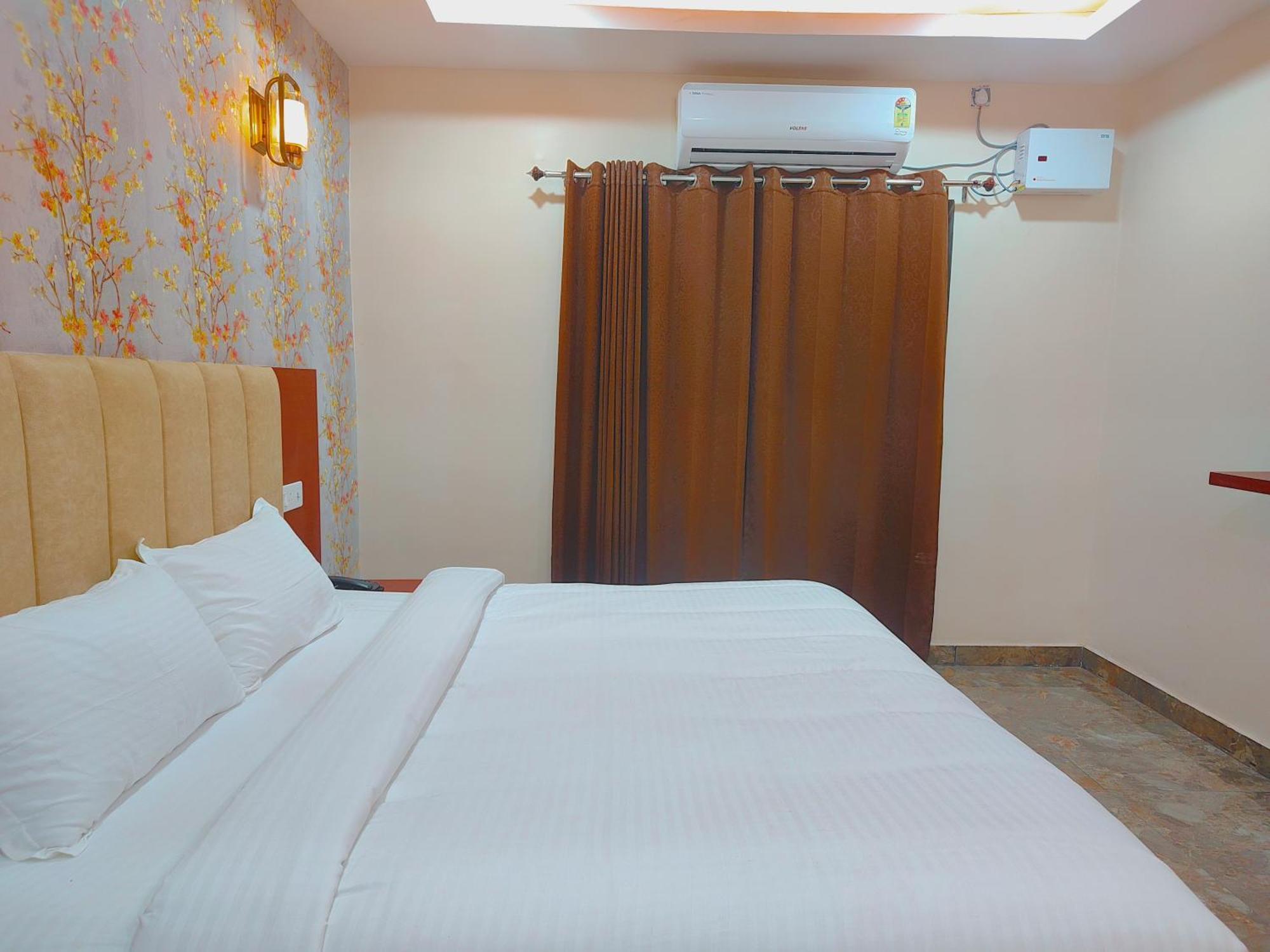 Awadh Samrat Resort Ayodhya ภายนอก รูปภาพ