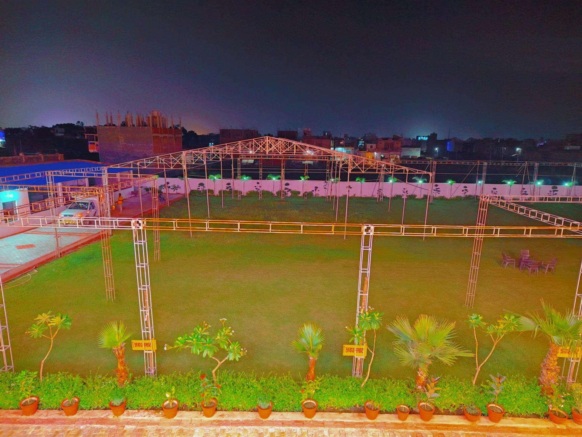 Awadh Samrat Resort Ayodhya ภายนอก รูปภาพ