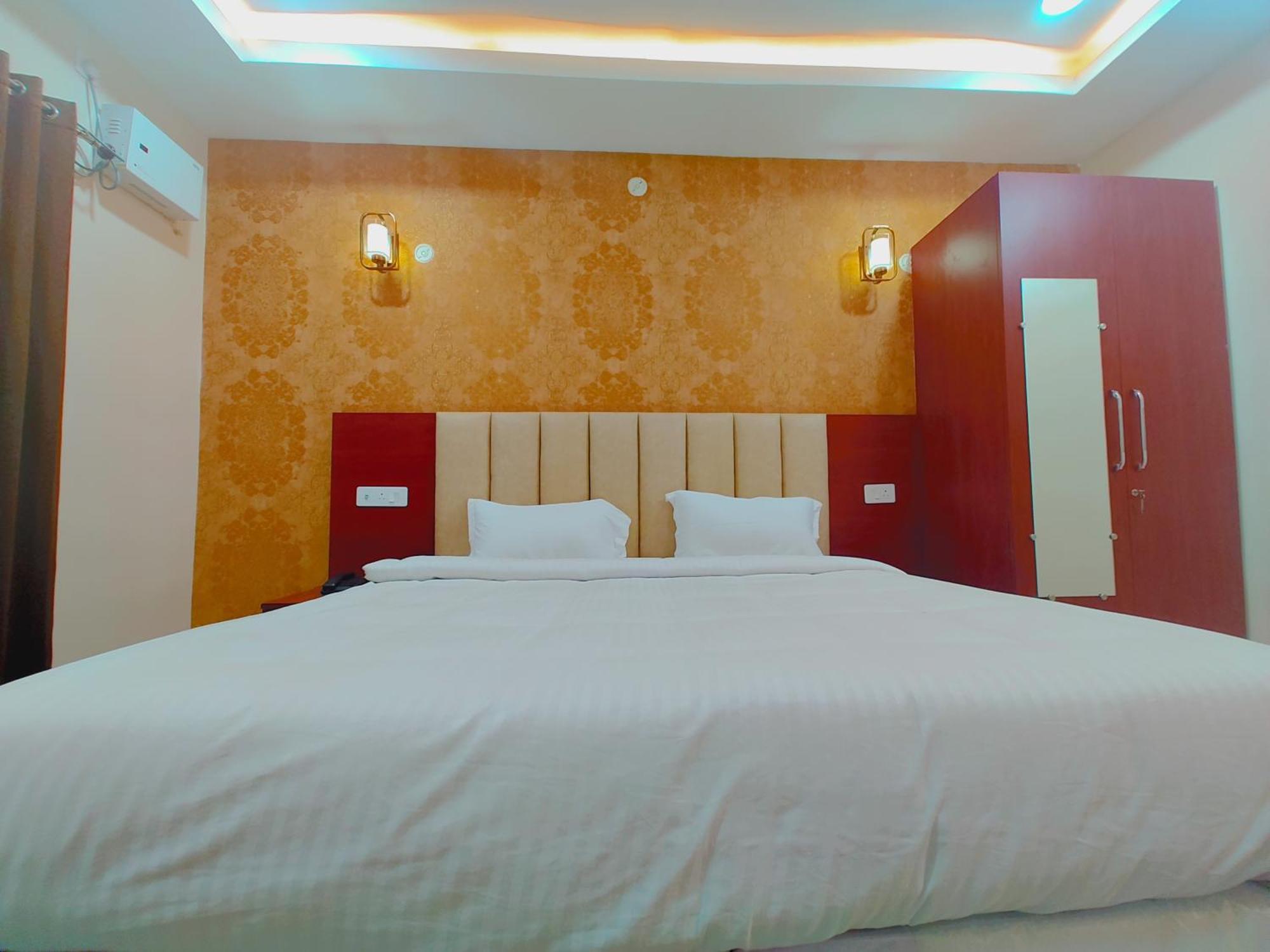 Awadh Samrat Resort Ayodhya ภายนอก รูปภาพ