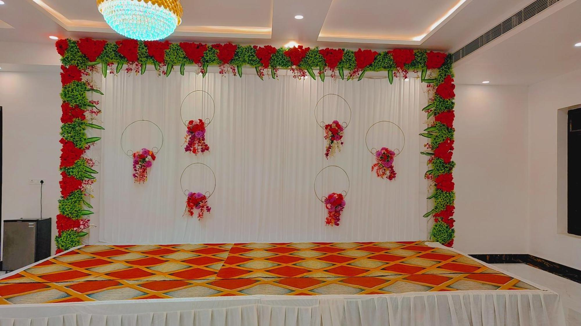 Awadh Samrat Resort Ayodhya ภายนอก รูปภาพ