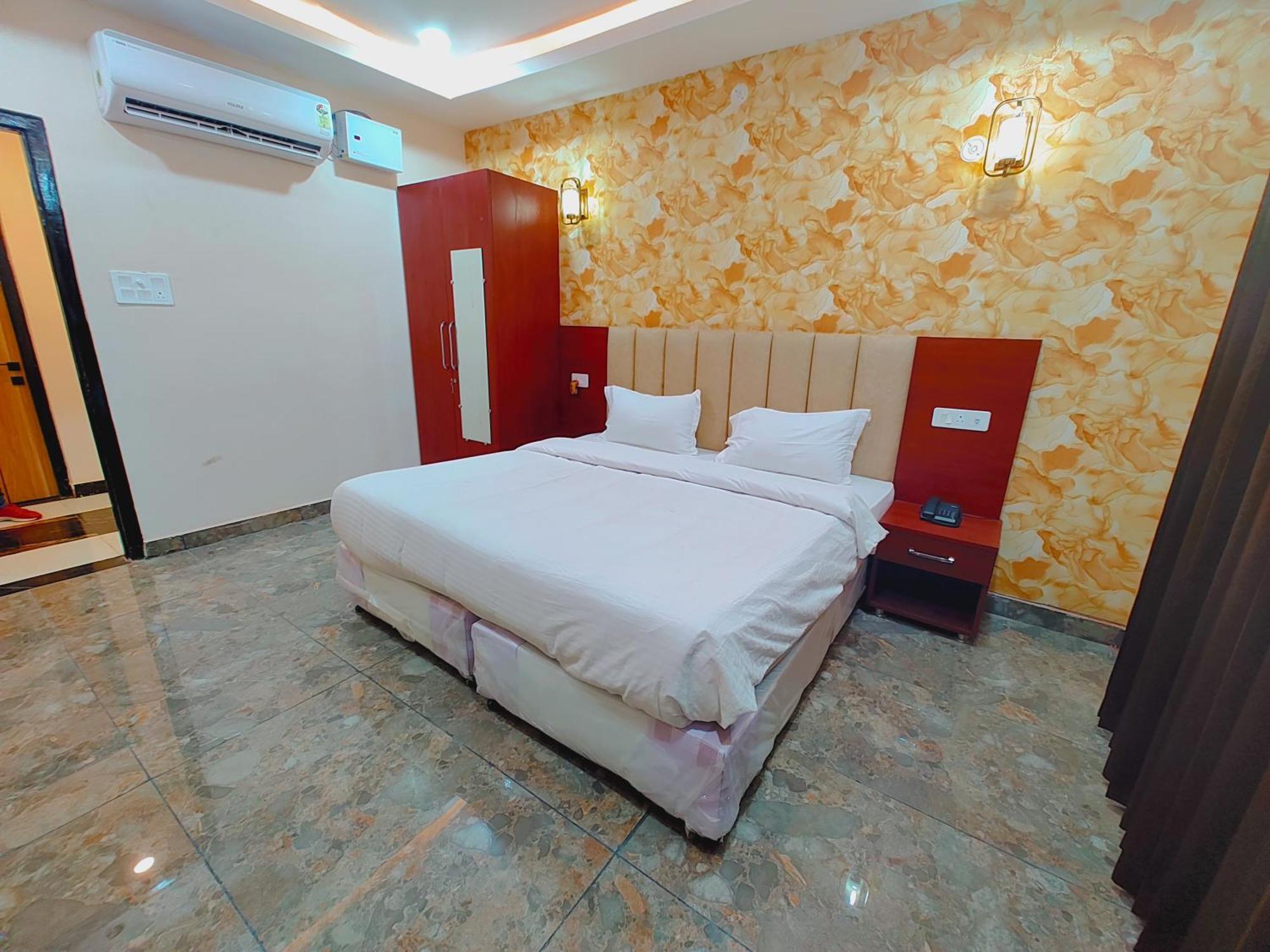 Awadh Samrat Resort Ayodhya ภายนอก รูปภาพ