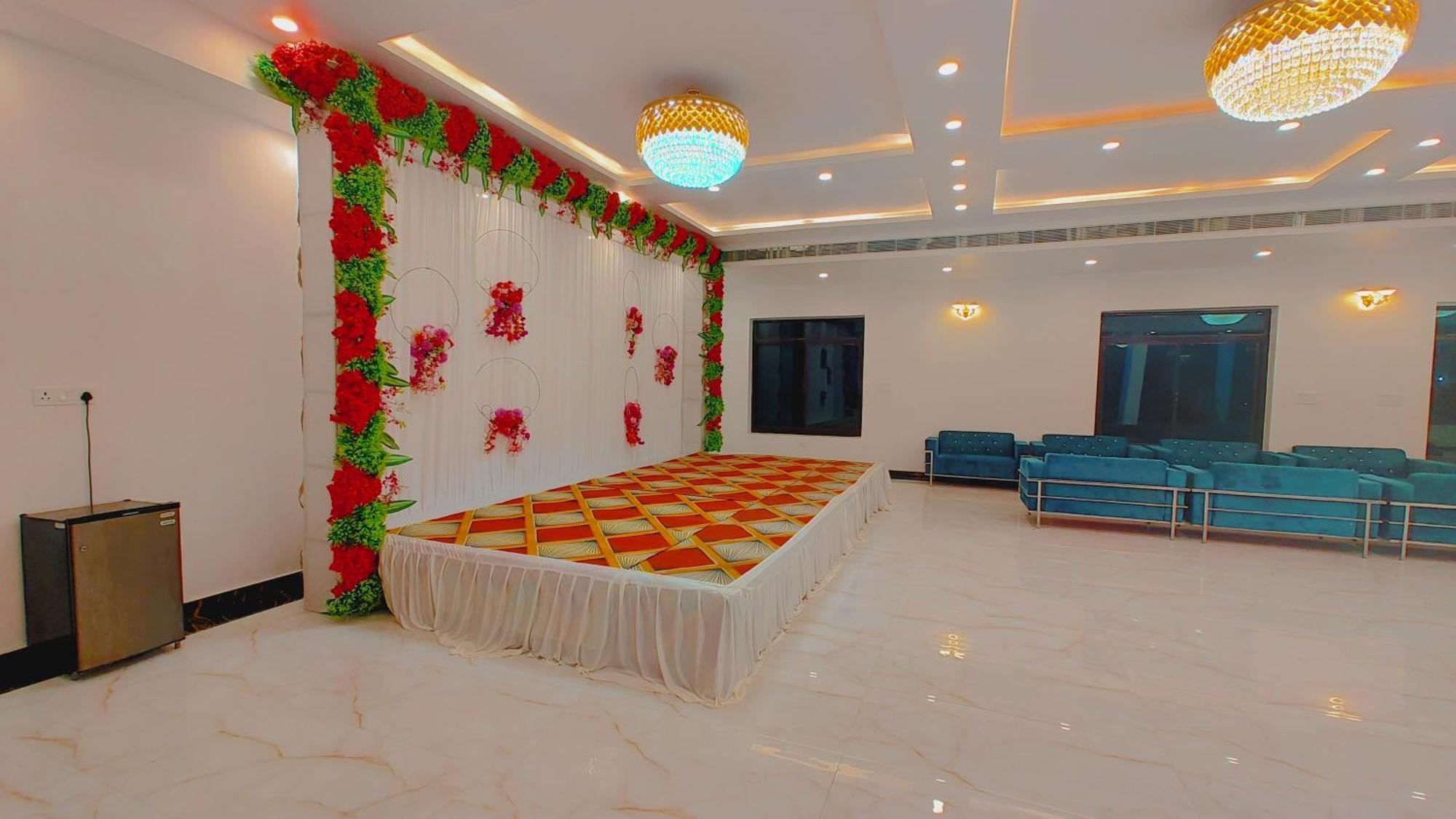 Awadh Samrat Resort Ayodhya ภายนอก รูปภาพ