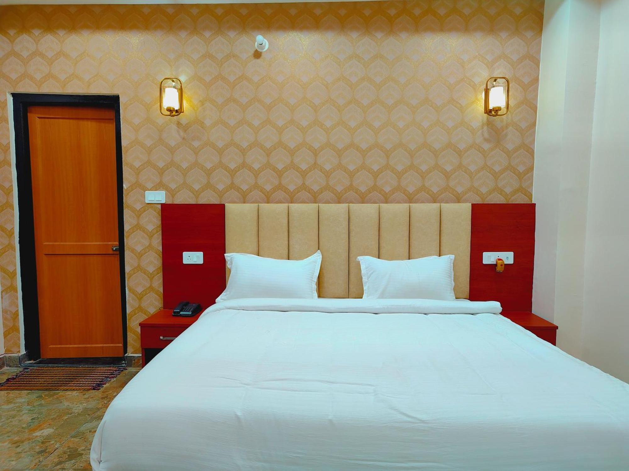 Awadh Samrat Resort Ayodhya ภายนอก รูปภาพ