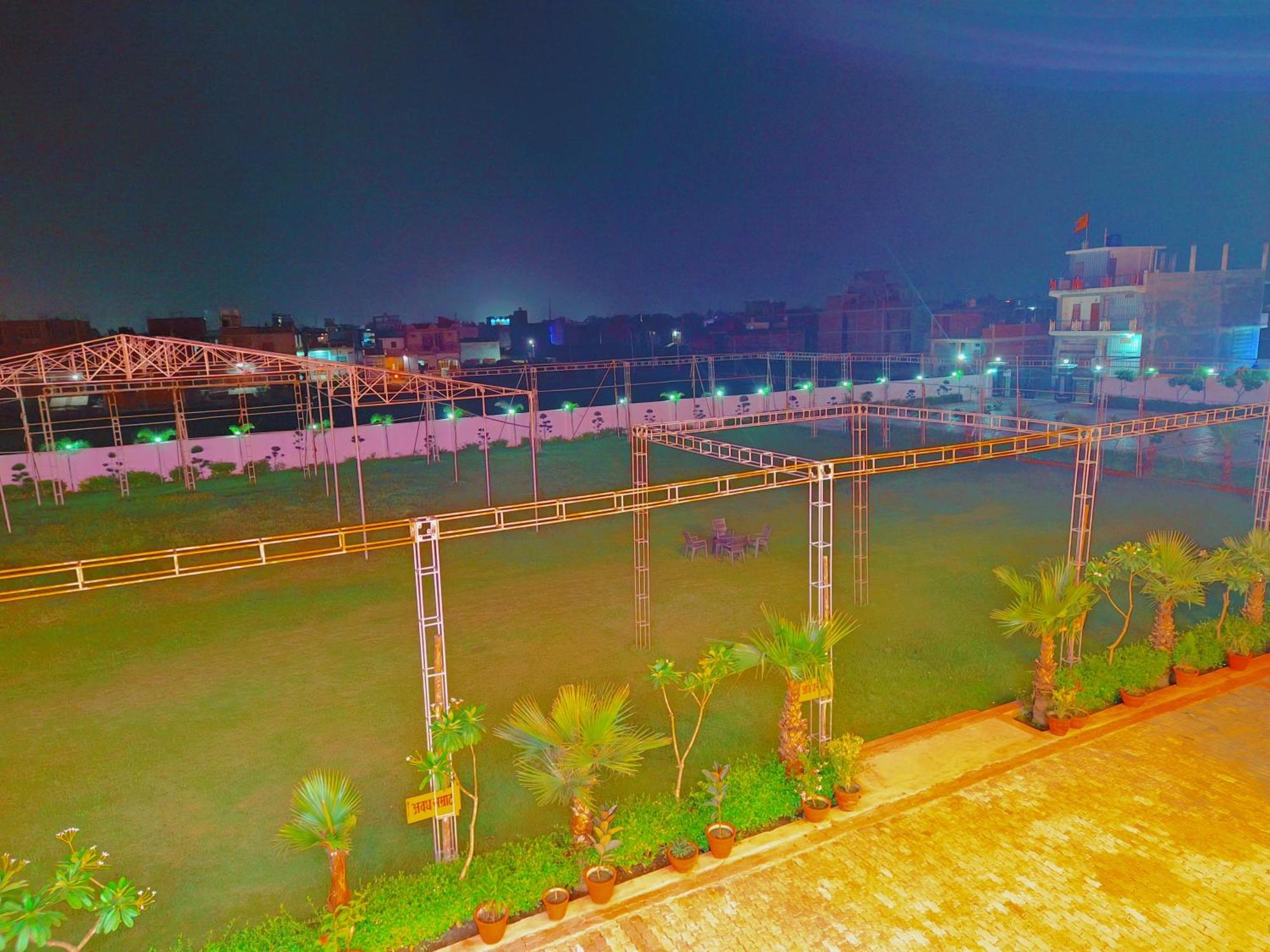 Awadh Samrat Resort Ayodhya ภายนอก รูปภาพ