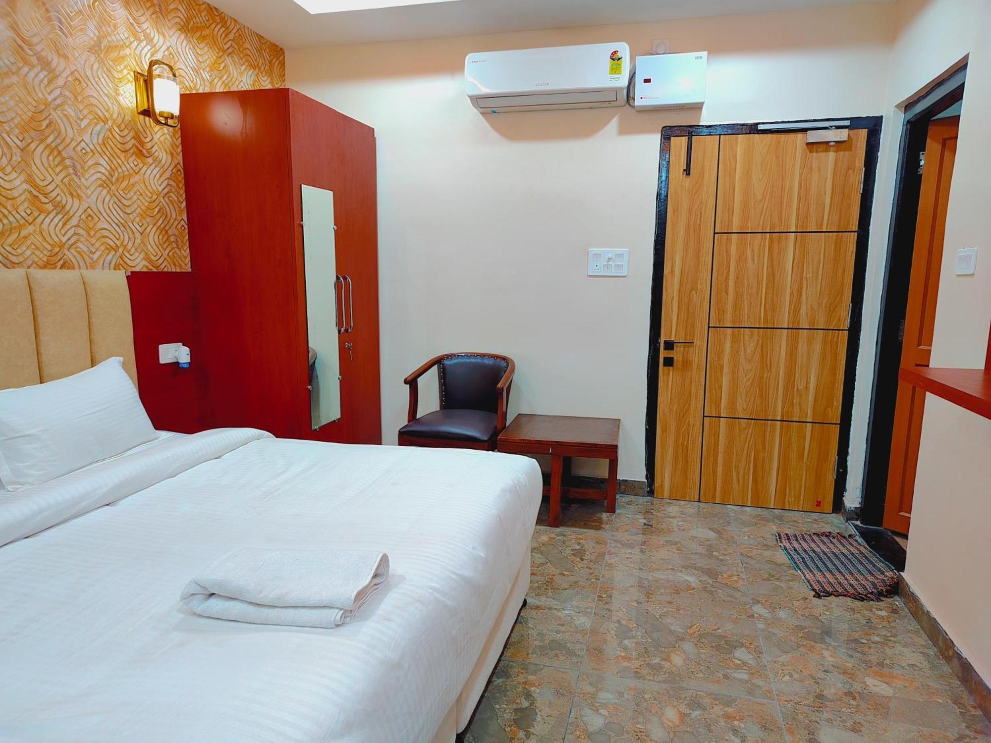 Awadh Samrat Resort Ayodhya ภายนอก รูปภาพ
