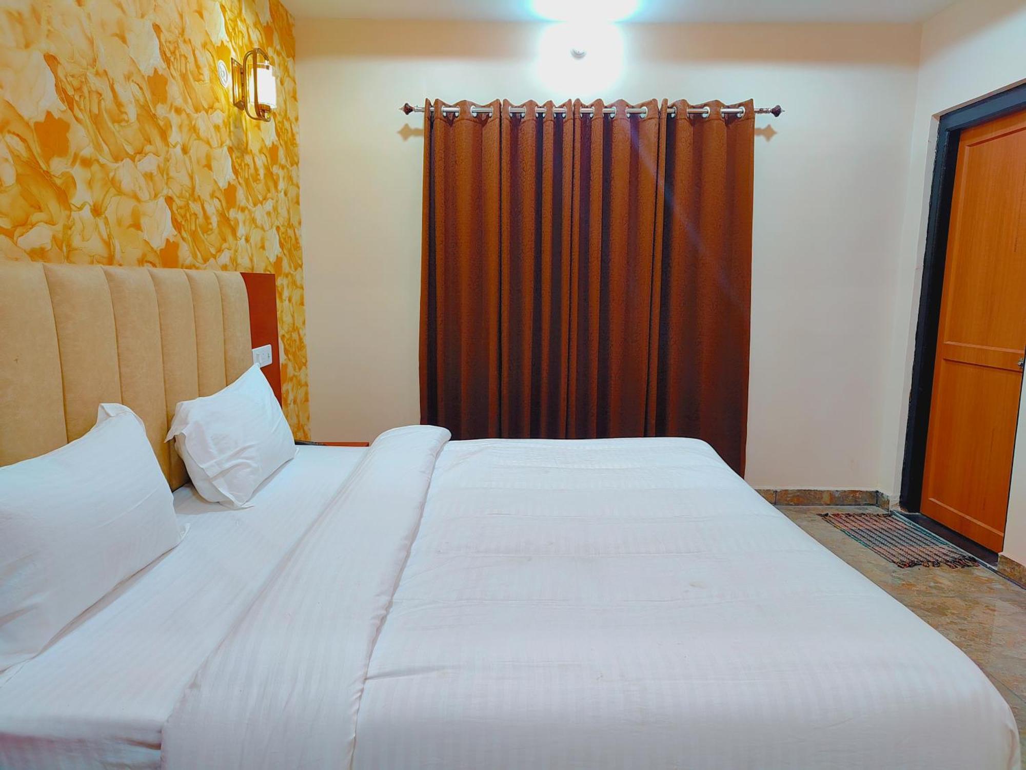Awadh Samrat Resort Ayodhya ภายนอก รูปภาพ